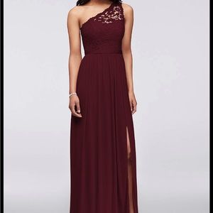 David’s Bridal BRAND NEW maroon bridesmaids dress, size 10,16 and 22!!